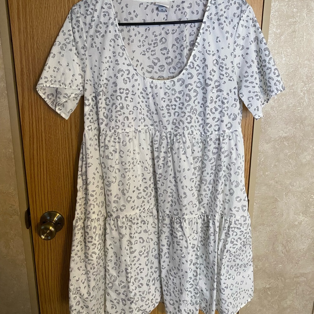 Target brand. Comfortable summer dress with pockets. Fits like a M/L.